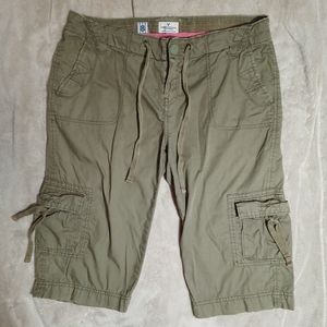 American Eagle Bermuda Army Green Cargo Shorts